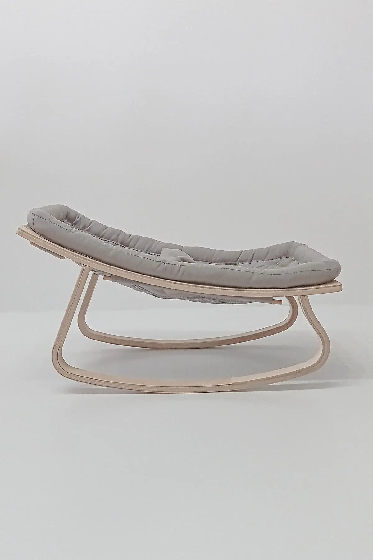 Chaise balançoire en bois pour bébé