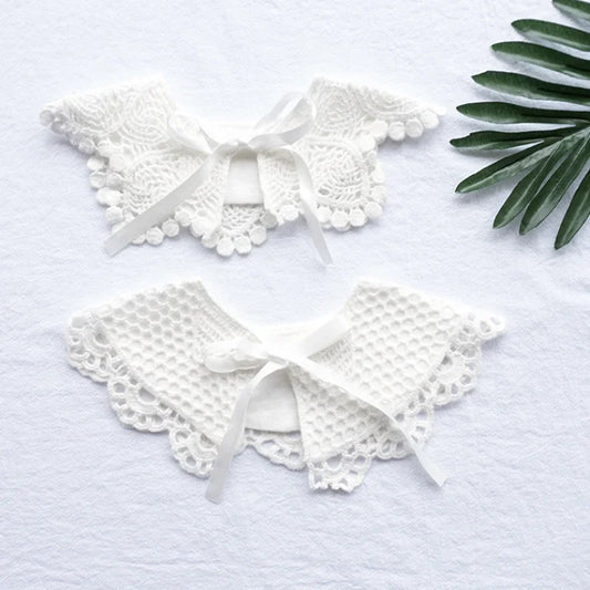 Bavoir bébé en dentelle pour fille